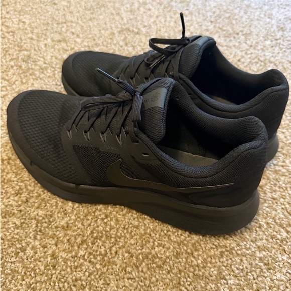 Nike Shoes - 💥GUC💥Nike Run Swift 3 Road Running Shoes